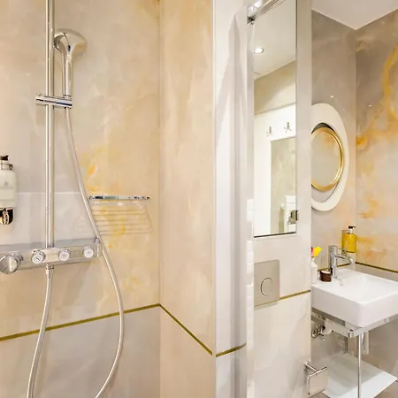 Apartment Merveil Signature Hoche - Eiffel Tower View