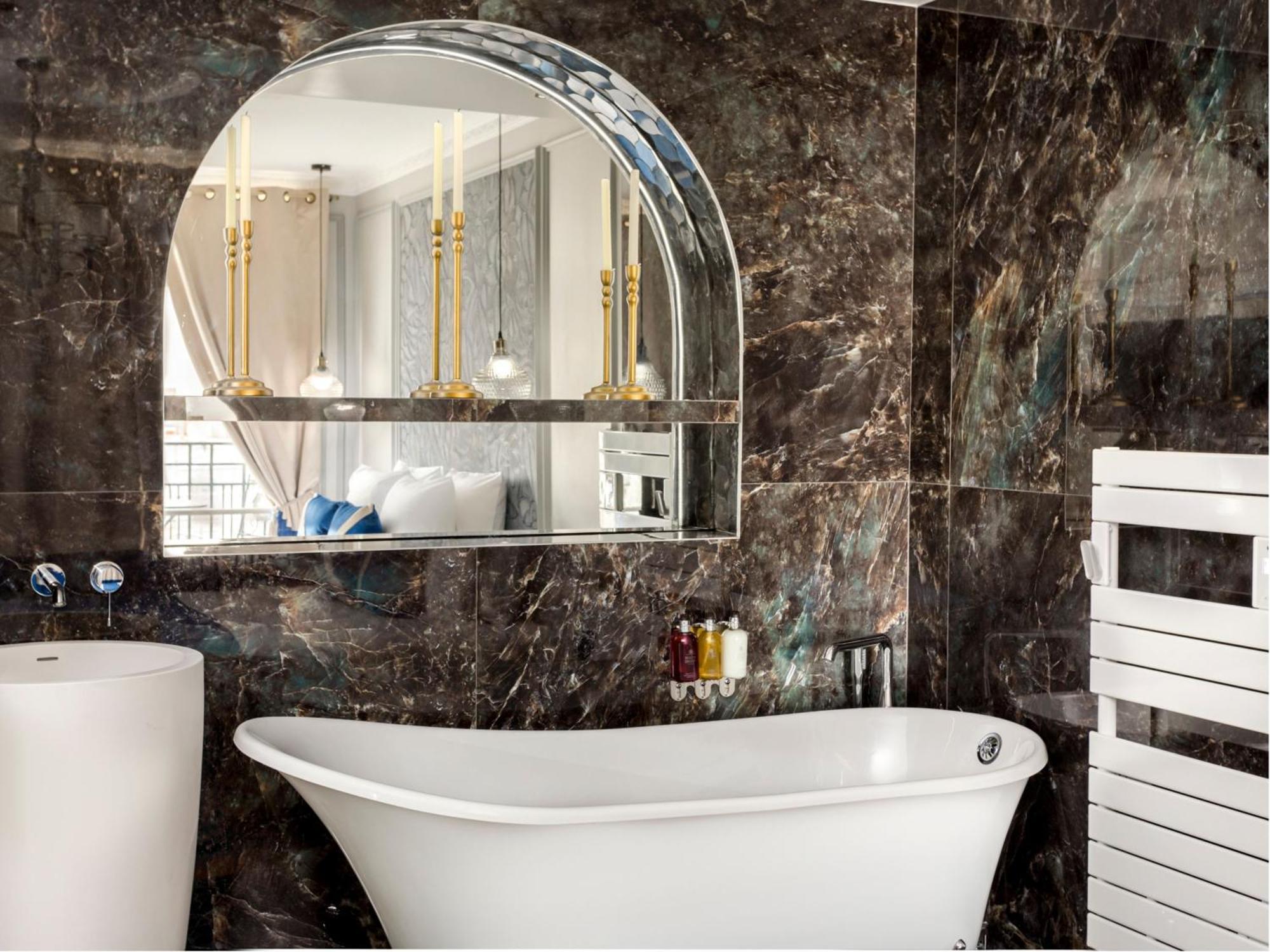 Appartamento Merveil Signature Hoche - Eiffel Tower View Parigi