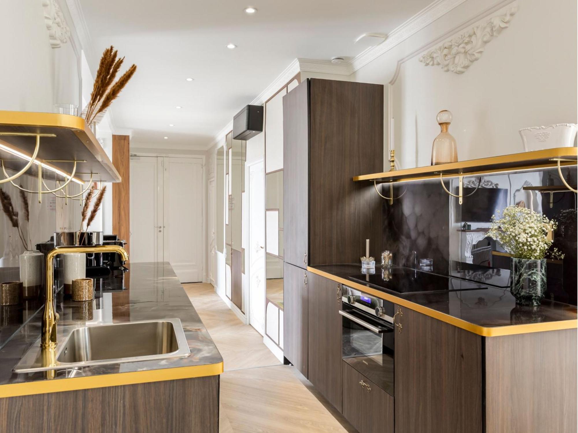 Merveil Signature - Hoche - Eiffel Tower View Apartment Paris