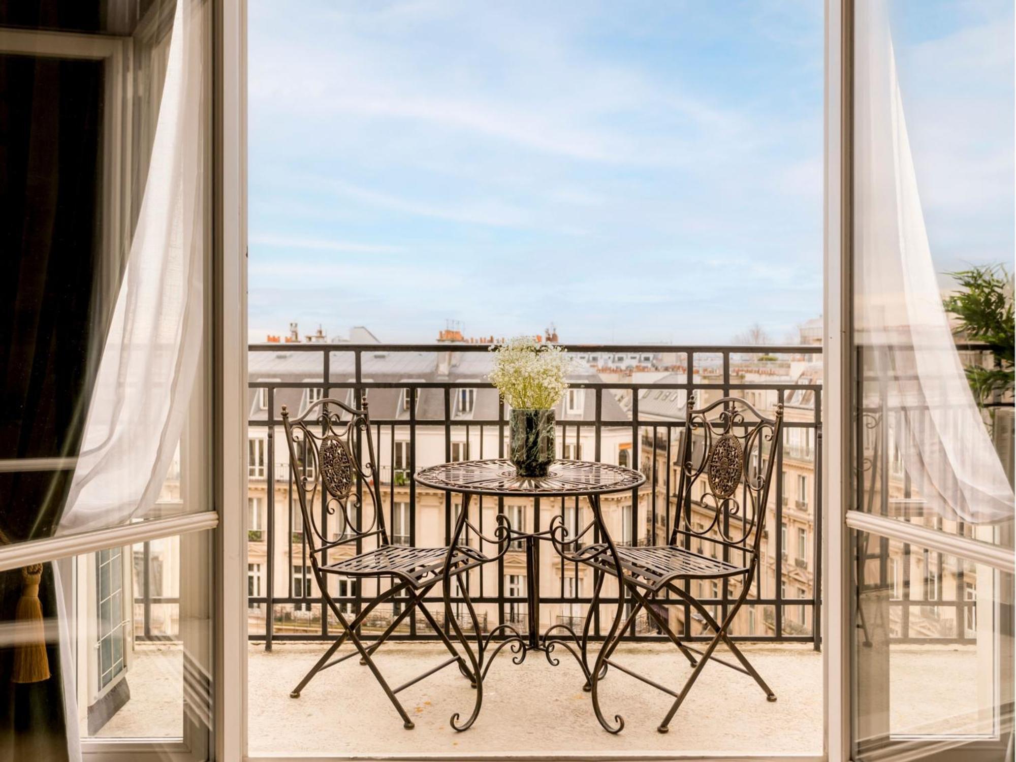 Merveil Signature - Hoche - Eiffel Tower View Apartment *